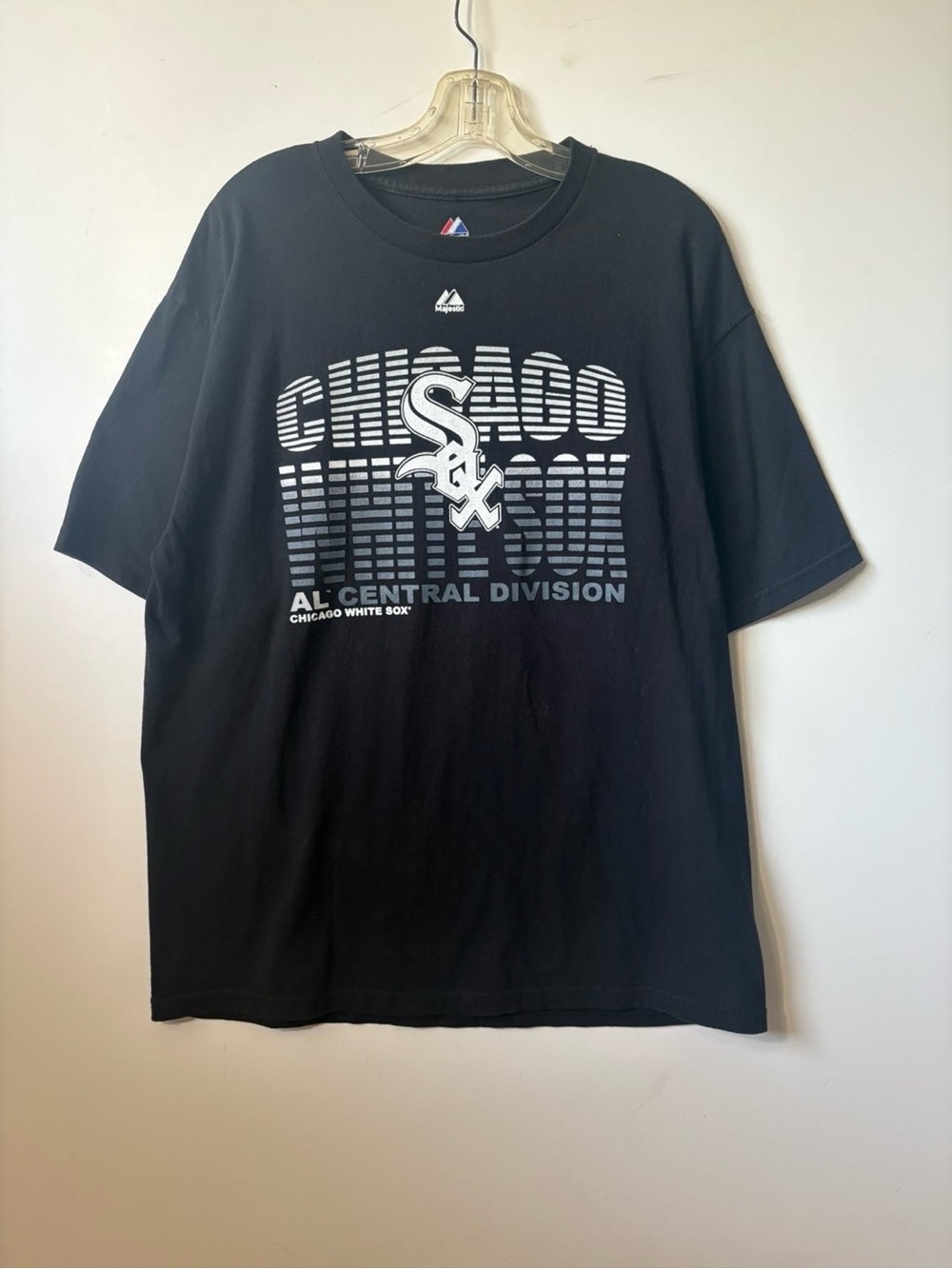 Majestic Chicago White Sox Black Short-Sleeve Graphic Tee